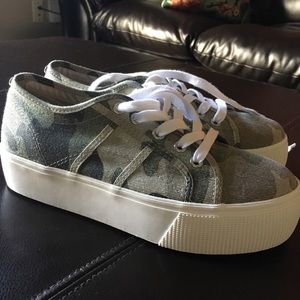 Steve Madden sneakers